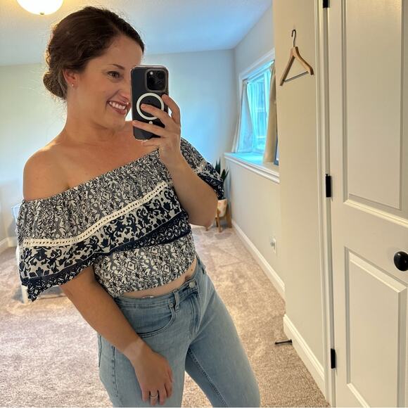 Solitaire Blue Floral Off Shoulder Blouse Top Medium - Picture 3 of 8